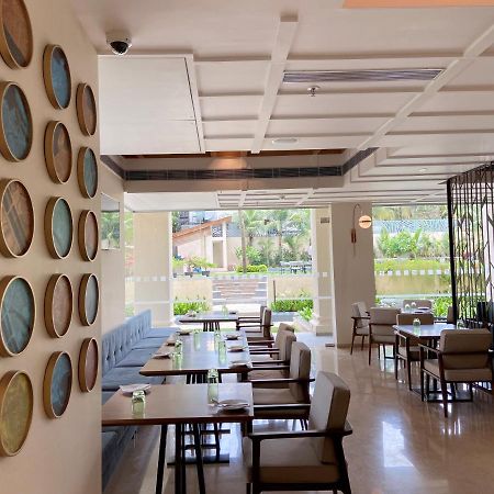 Holiday Inn Goa Candolim Exterior foto